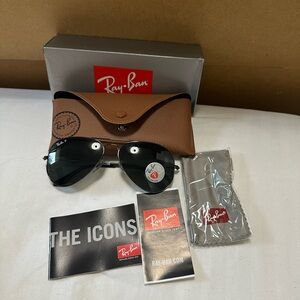 New Ray-Ban Black Classic Sunglasses